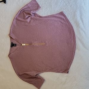 Questions size M Short Sleeve Shirt